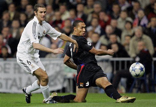 紧张到窒息！慢镜还原尼克斯骑士决胜时刻，米切尔丢超远三分绝杀（窒息紧张！慢镜回放尼克斯与骑士决胜刹那，米切尔超远三分压哨出手）