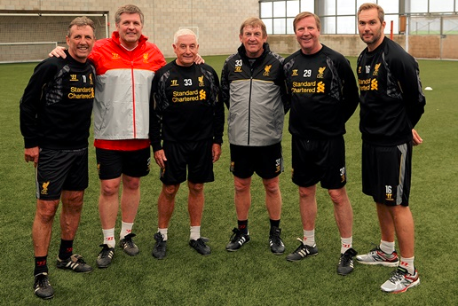 记者：切尔西在努力引进罗克，曼联也在关注他的情况