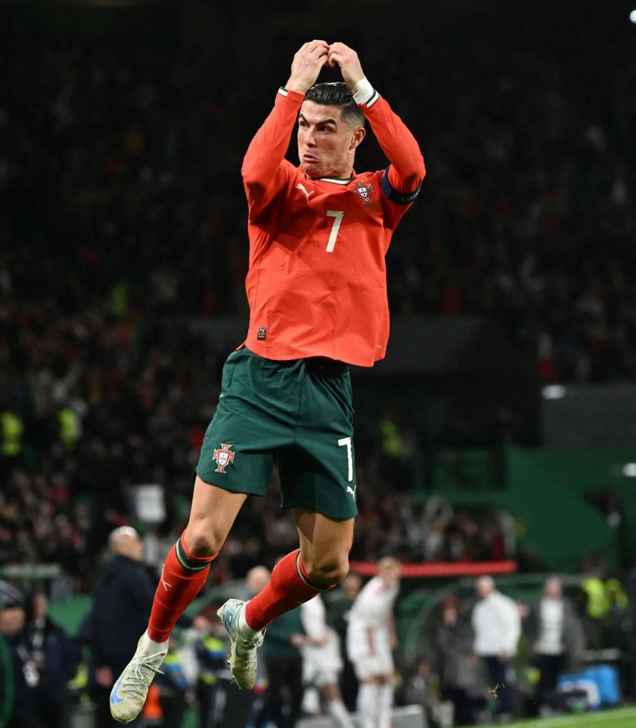 内马尔社媒向球迷致歉：联赛最后阶段加油，为我送点感到抱歉