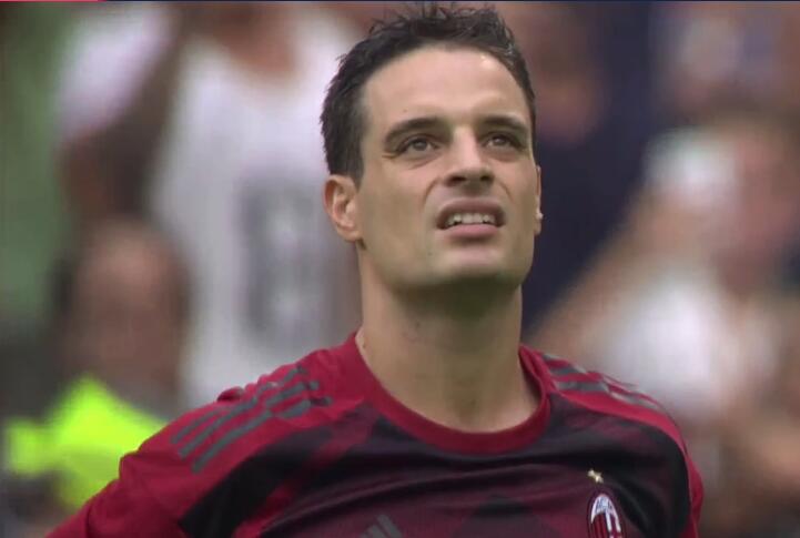 Azzi Fudd：2025年NCAA冠军+MOP 一个读满5年大学的康大偶像（Azzi Fudd：五年留校成就康涅狄格偶像，2025年NCAA封王并当选MOP）